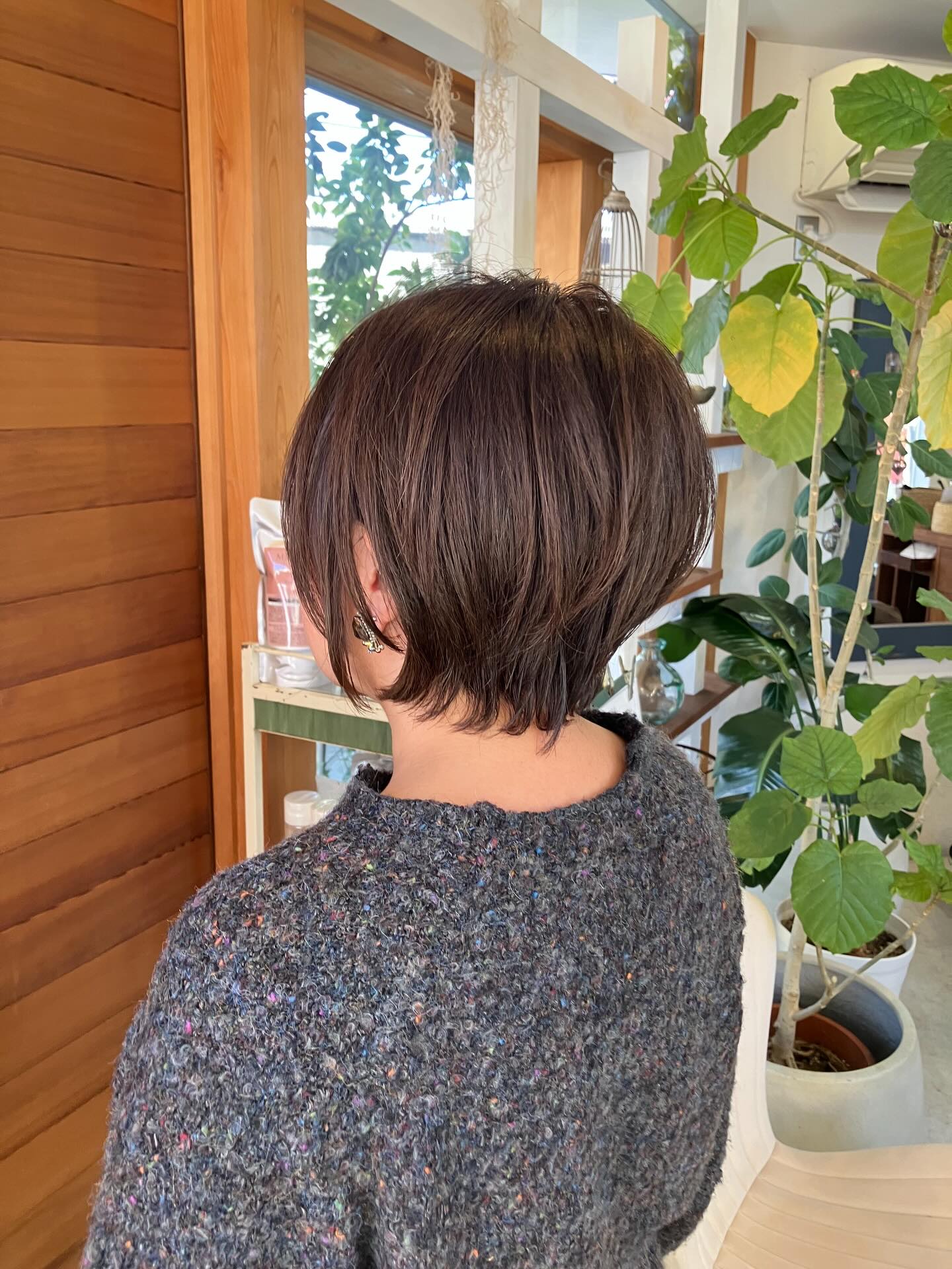 こんにちは✨ 津市にある美容室「ヘアデザインイット」で、あな